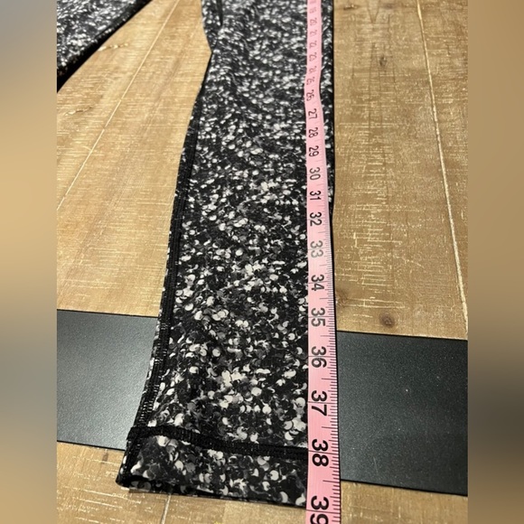 🩶Lululemon Wunder Under Pant (Hi-Rise)
Splatter White Black - Picture 11 of 11